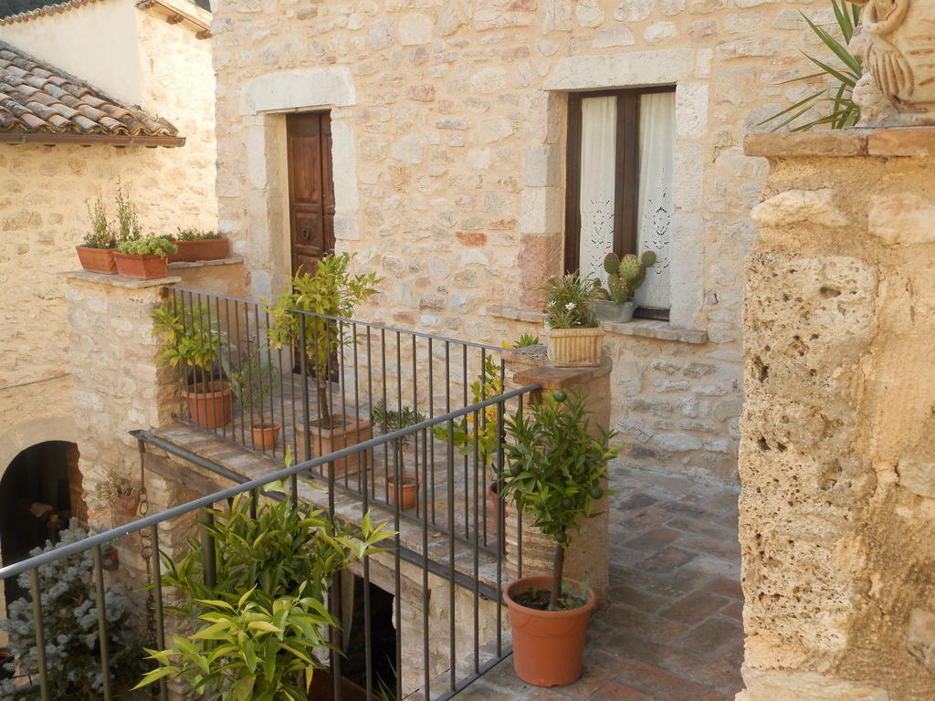 Residenza Di Paese Castello Del Poggio Hotel Ferentillo Exterior photo