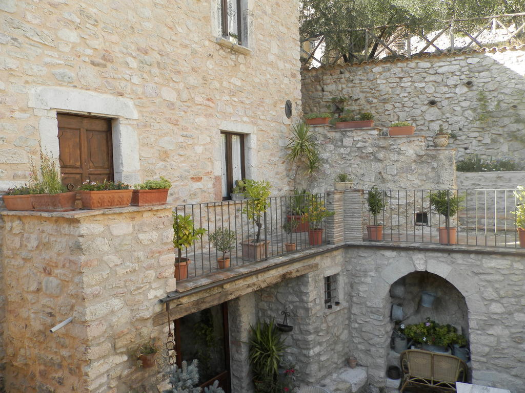 Residenza Di Paese Castello Del Poggio Hotel Ferentillo Exterior photo