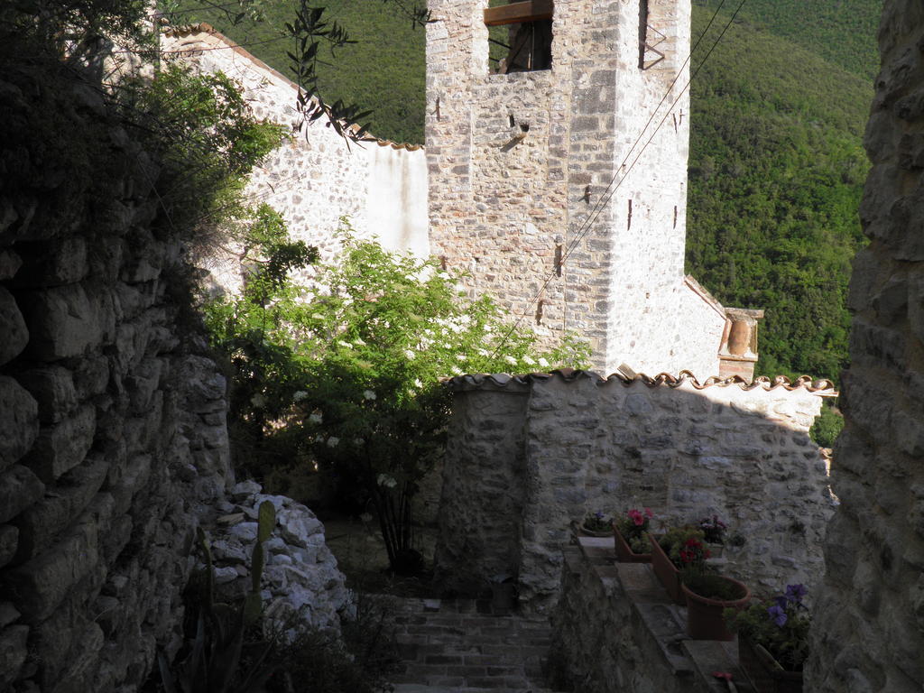 Residenza Di Paese Castello Del Poggio Hotel Ferentillo Exterior photo